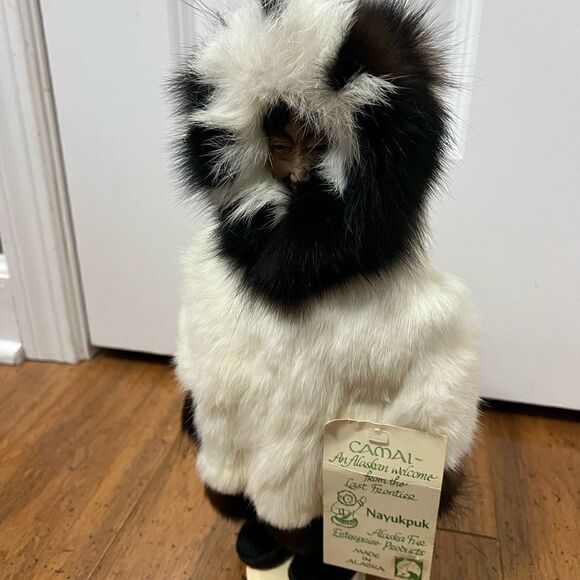 NAYUKPUK Alaskan Real Fur Dressed Figurine Statute - Picture 8 of 11